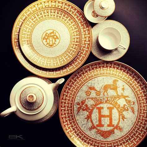 hermes pottery orange.